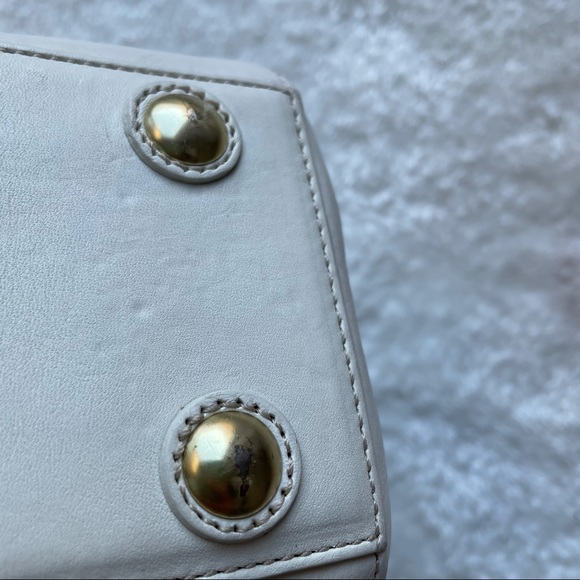 COACH HAMPTON IVORY/ OFF WHITE LEATHER HANDBAG WITH GOLD ACCENT HARDWARE - Picture 6 of 14